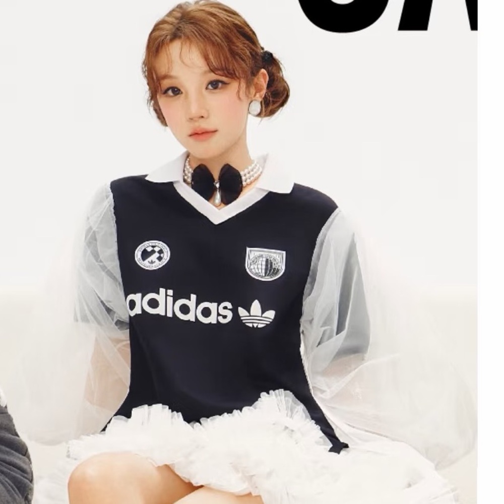 Adidas Women‘s Black and White Soccer Jersey